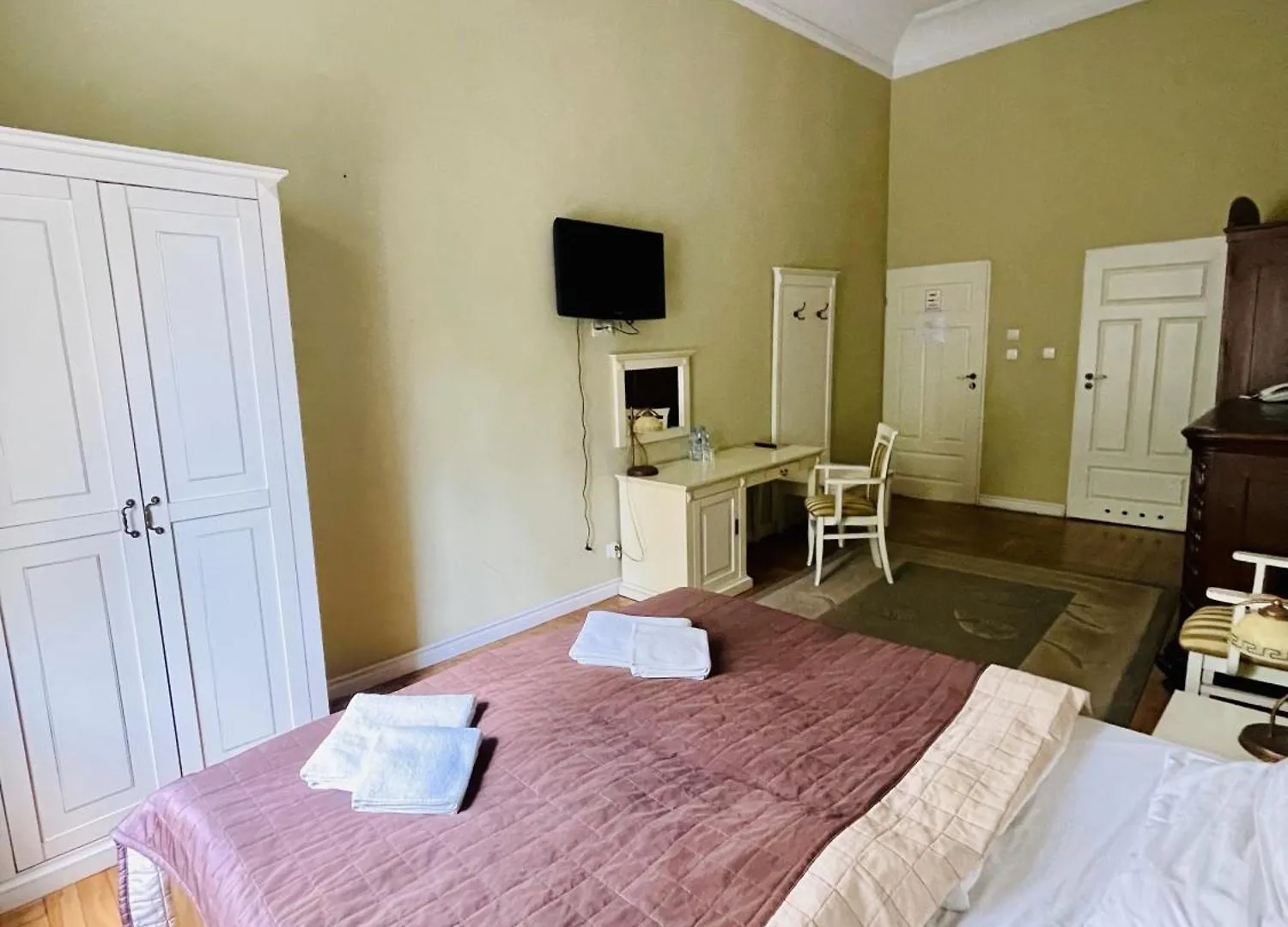 Palac Biedrusko Hotell Poznań Polen