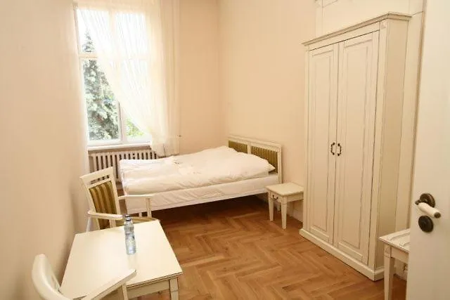 Hotel Palac Biedrusko Guest House